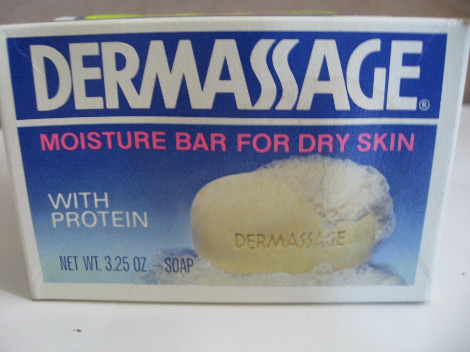 Colgate DERMASSAGE Moisture Bar Dry Skin Soap 1970 Prop NOS 2 Pack Vintage