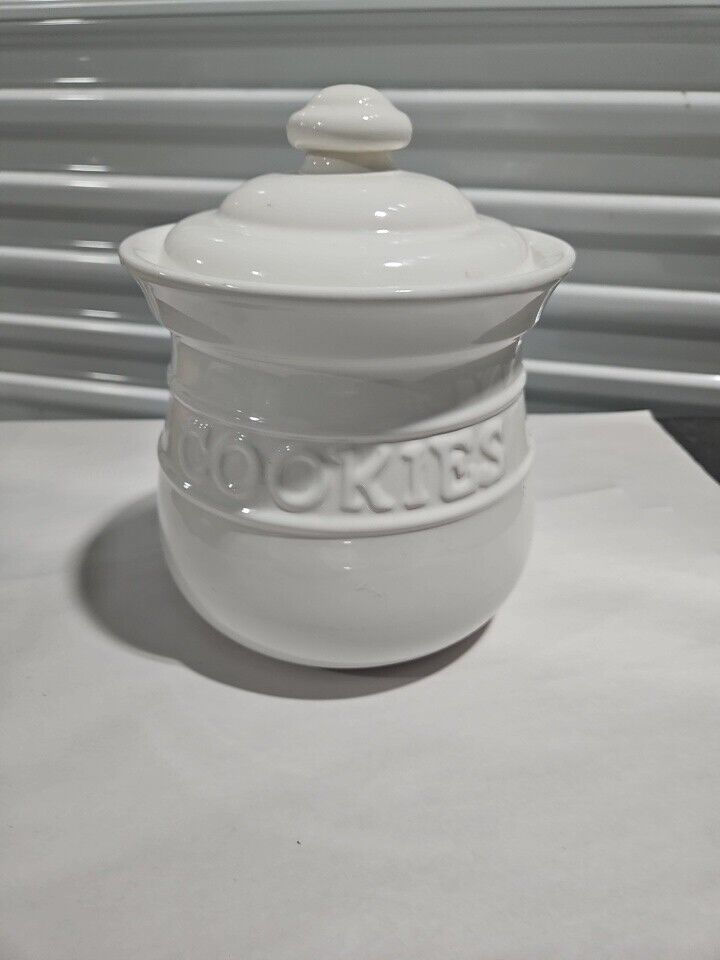 Vintage Pfaltzgraff Cookie Jar Hearth Bake & Serve Stoneware White Embossed NOS