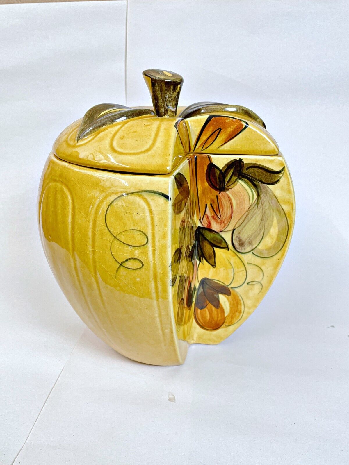 LOS ANGELES Potteries 1964 Cut Apple Fruit Design VINTAGE Gold Cookie Jar