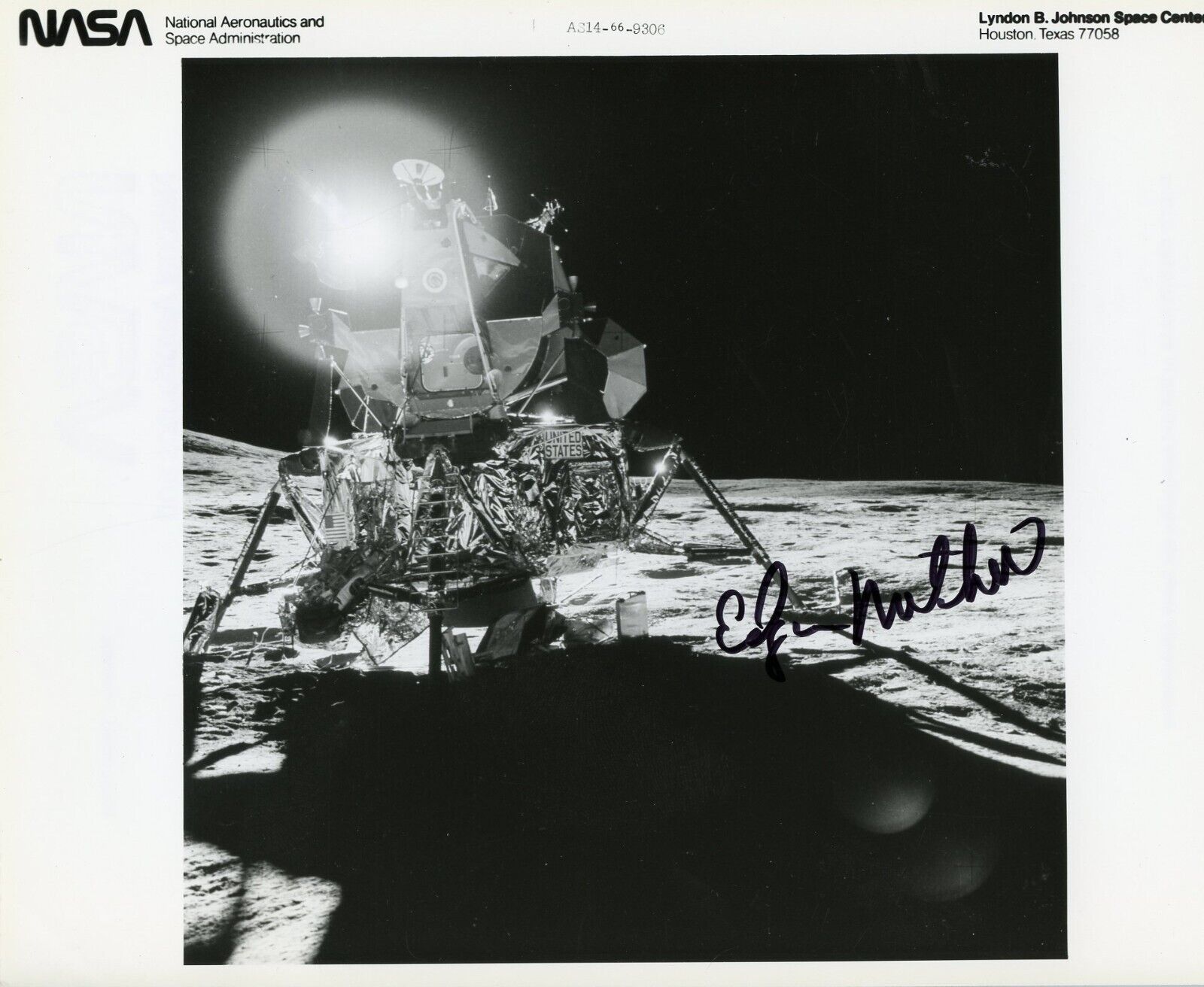 Astronaut Archives offers signed Edgar Mitchell  Official  NASA Apollo 14 glossy