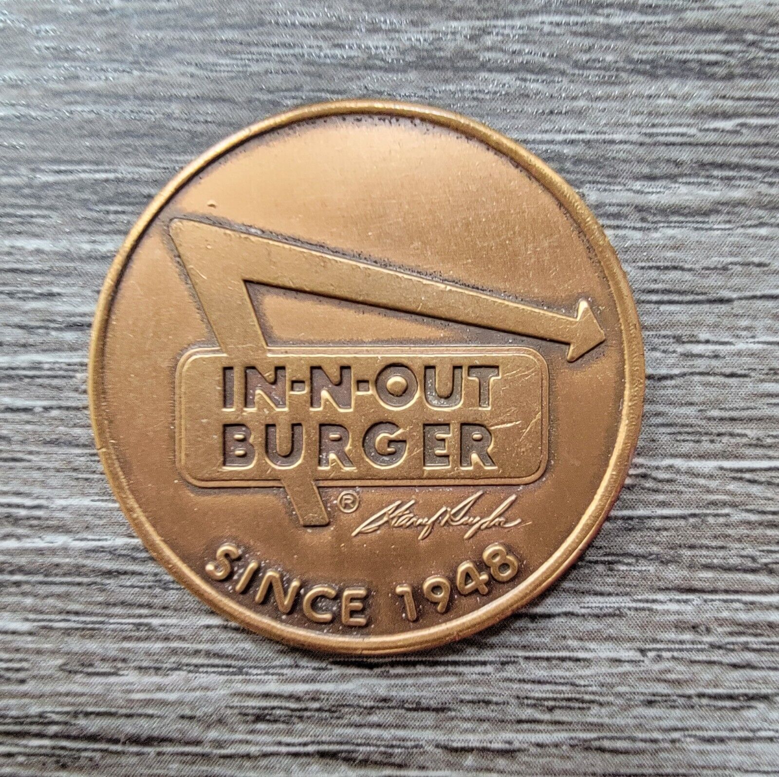 IN-N-OUT Burger INO RARE NMT 30th Anniversary Commemorative 1978 Burger Coin