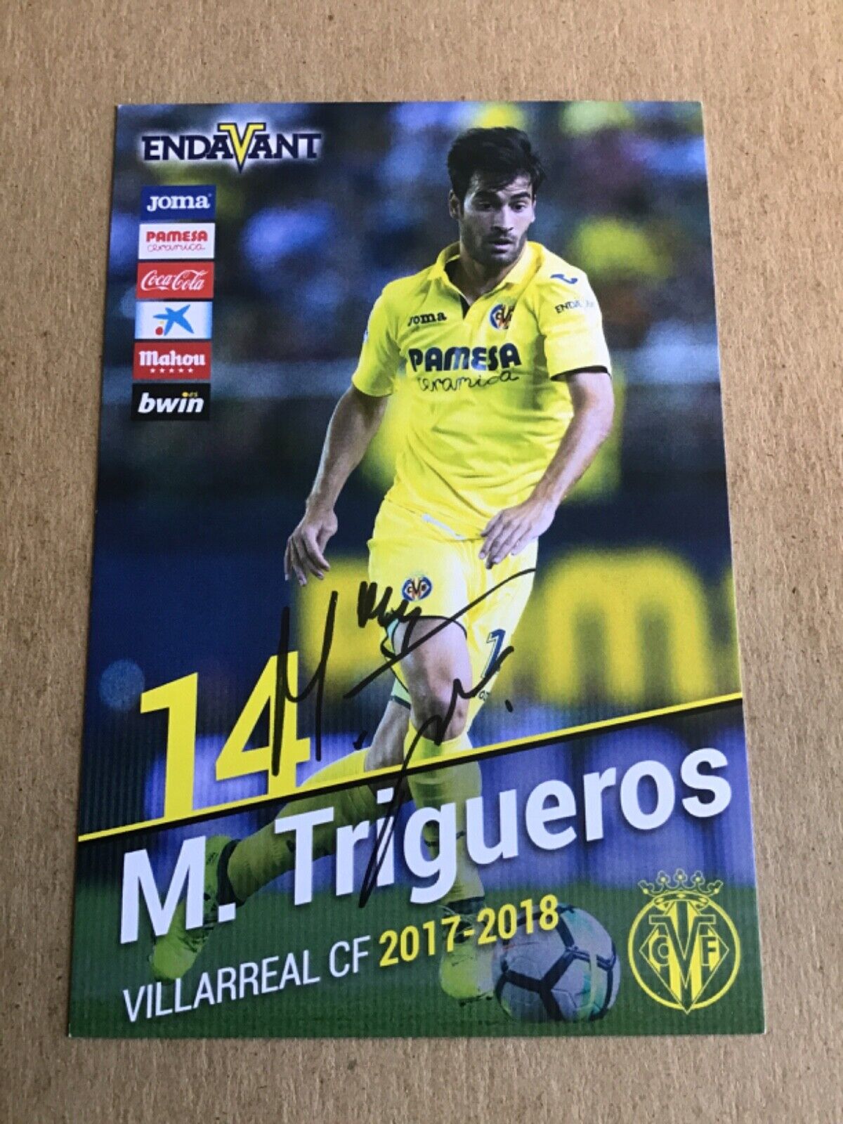 Manuel Trigueros, Spain 🇪🇸 Villarreal CF 2017/18 hand signed