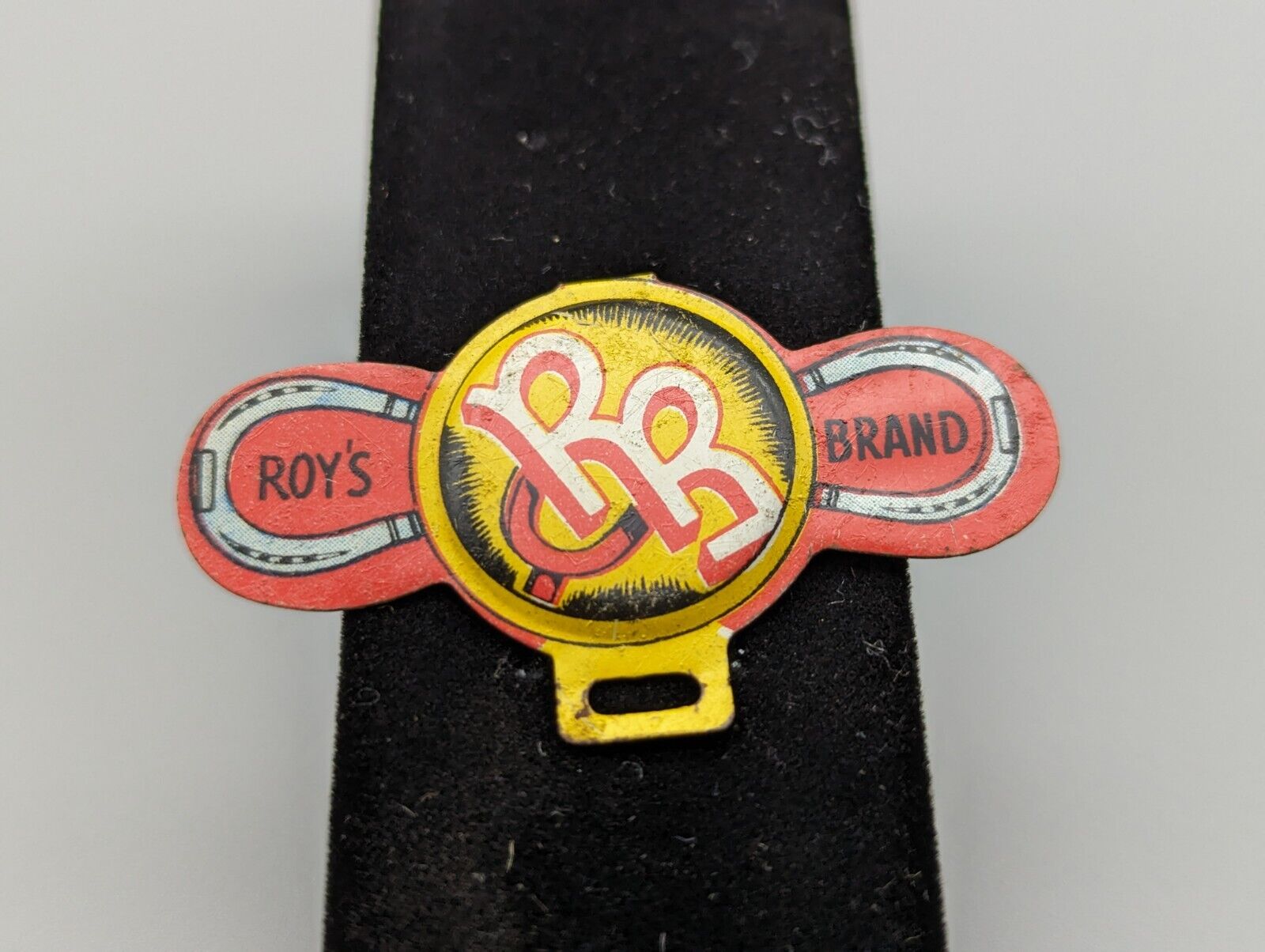 Vintage Roy's Brand Badge Posts Raisin Bran Tin Metal Litho USA