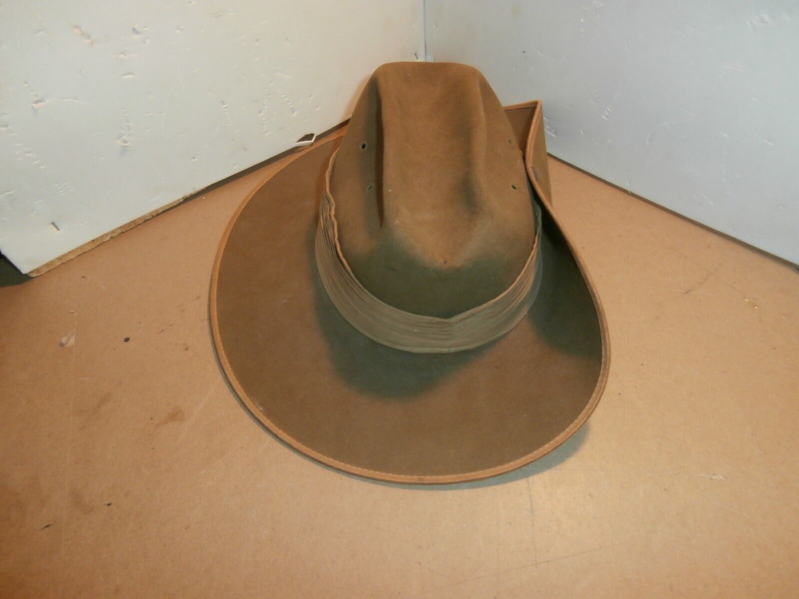 vintage Australian military Slouch hat  WWII 1942 Akubra Hat, no pin