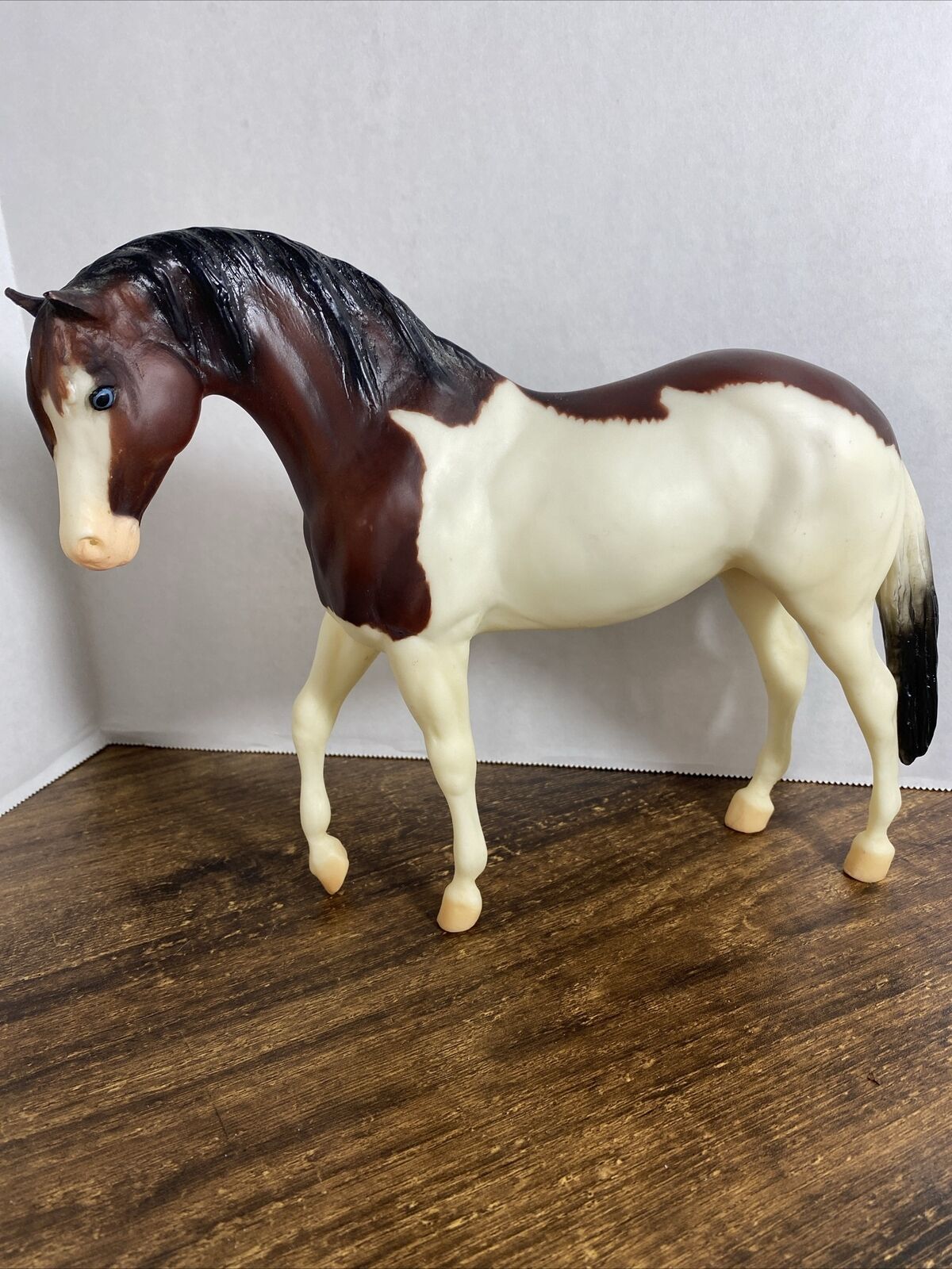 2005 retired Breyer #1280 Capella Abaco Barb Benefit Limited Edition Pinto paint