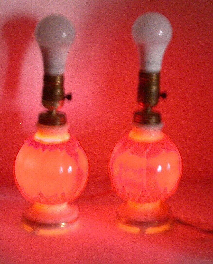 (2) Vintage 1930\'s Aladdin Alacite Boudoir Dressing Table Lamps Dual Bulbs Works