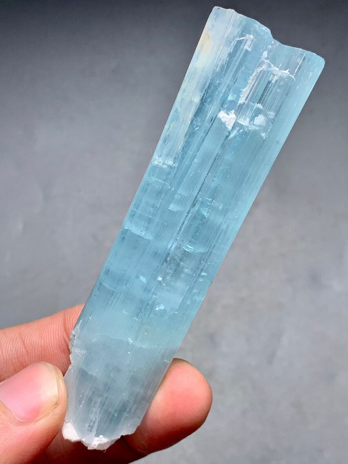 343 Cts Top Quality Terminated Aquamarine Crystal from Skardu Pakistan