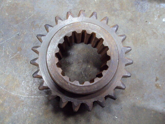John Deere 80 820 830 transmission gear R96R  second sliding 23 teeth  #5