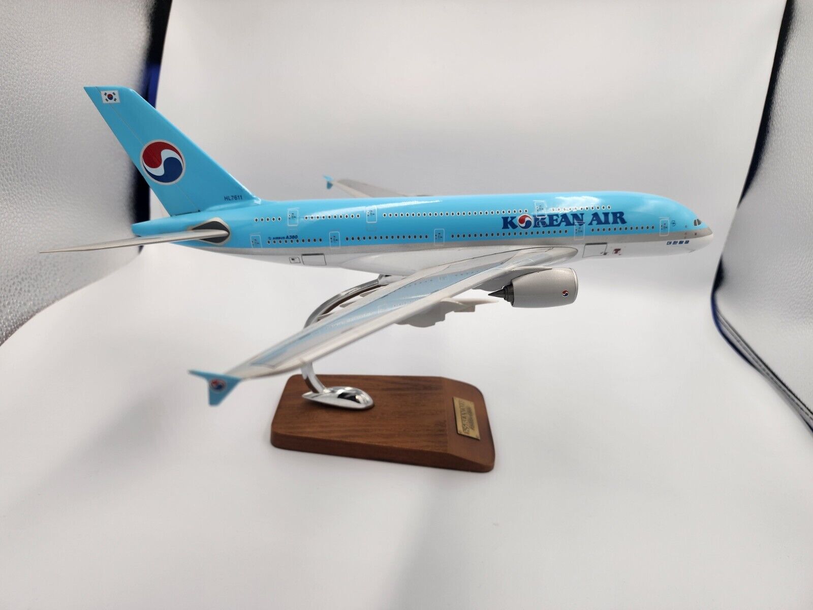 Airbus A380-800 Korean Air HL7611 (Missing One Engine) See Pictures