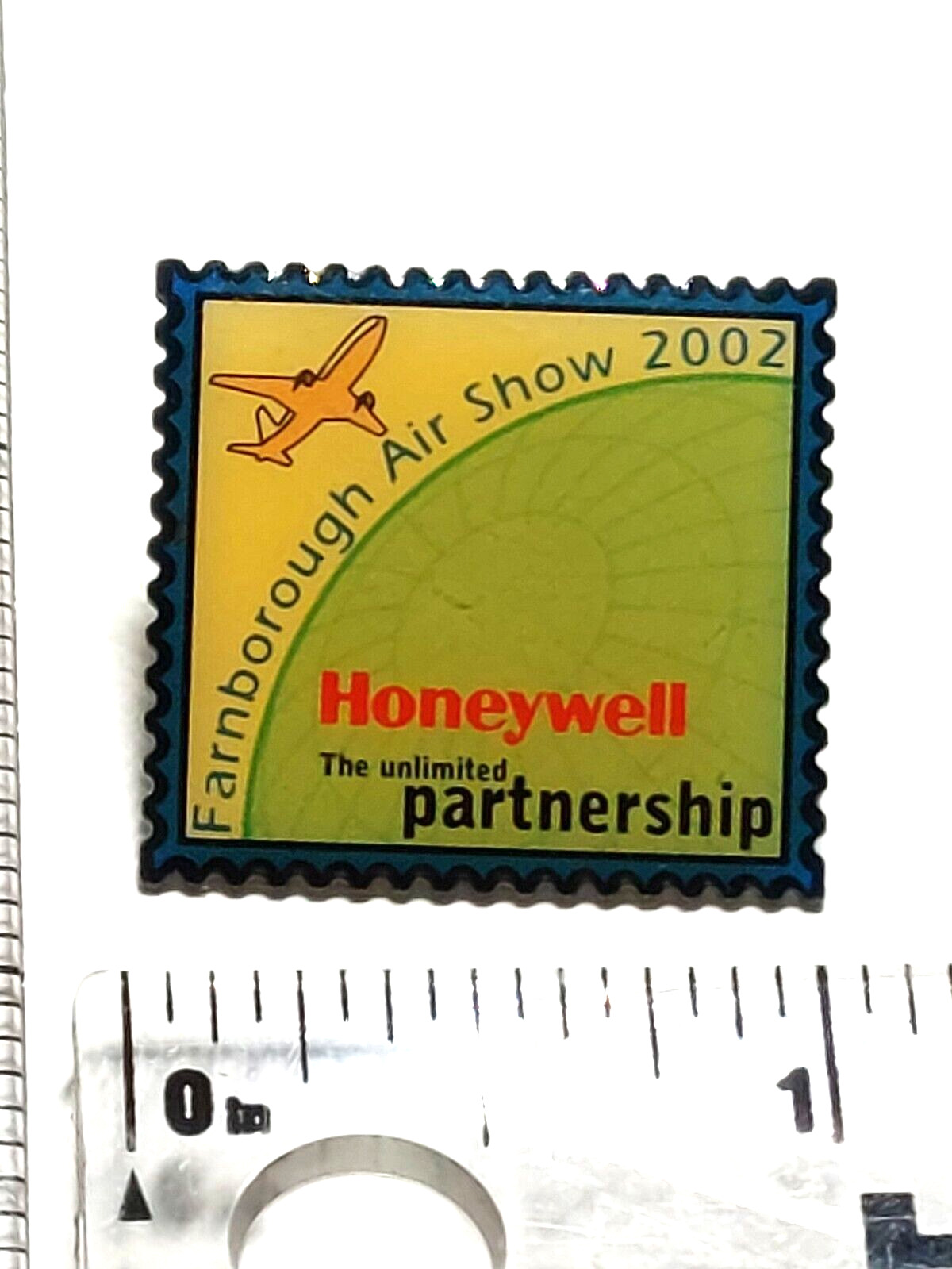Farnborough Air Show 2002 England Honeywell Partnership Lapel Pin (020523)