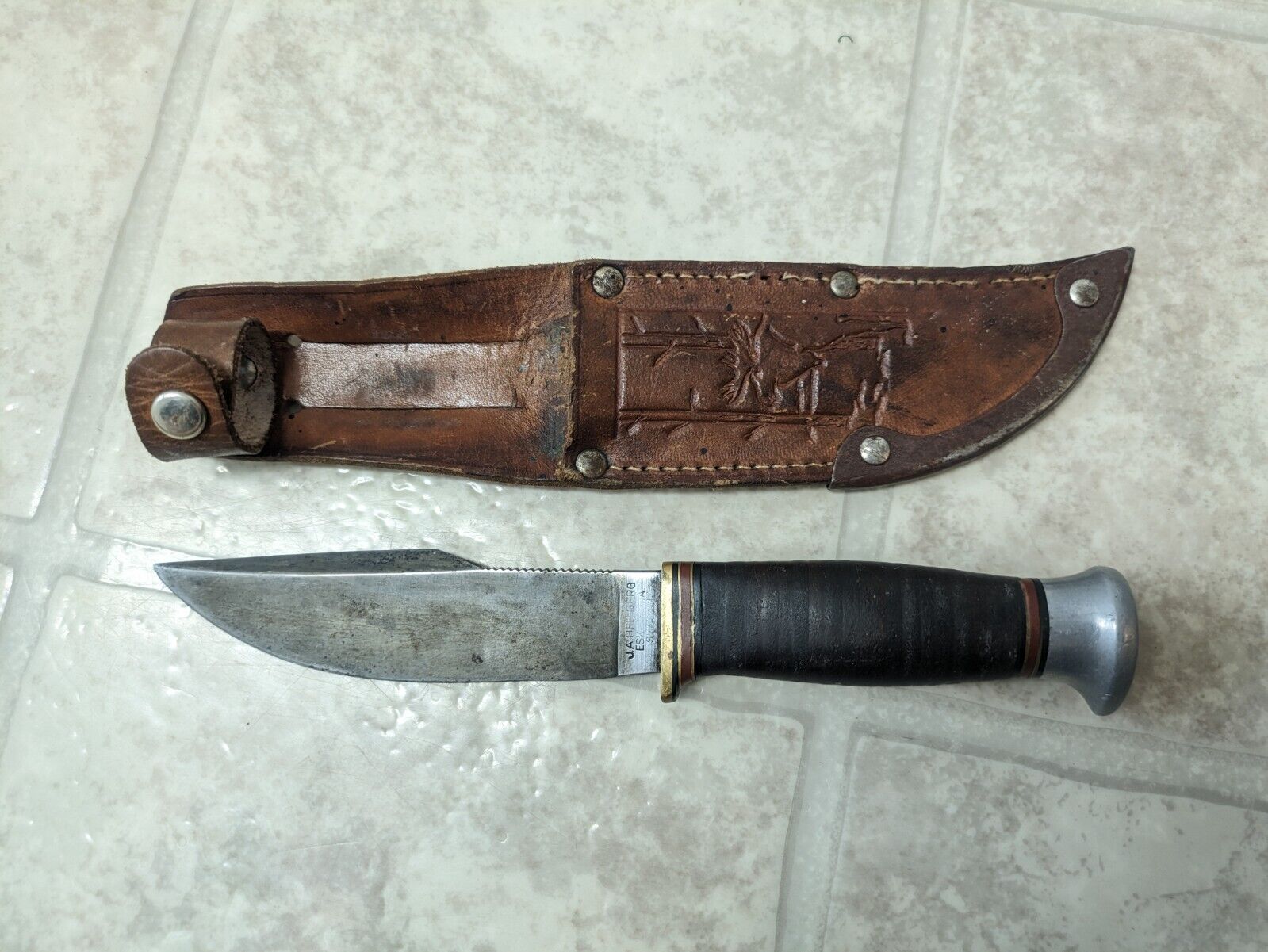 Vintage J.A. Hellberg Eskilstuna hunting knife in leather sheath, mad in Sweden