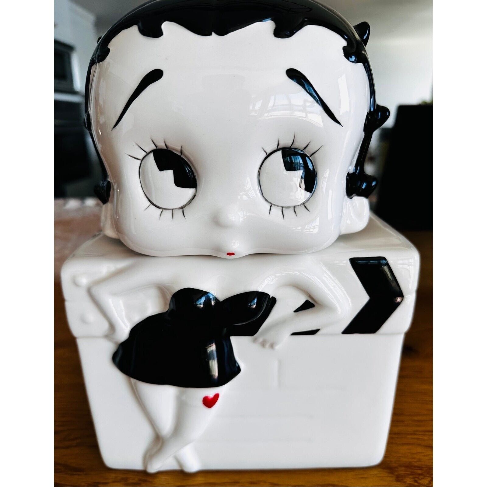 Vintage 1995 BENJAMIN MEDWIN BETTY BOOP COOKIE JAR BLACK AND WHITE NEW IN BOX