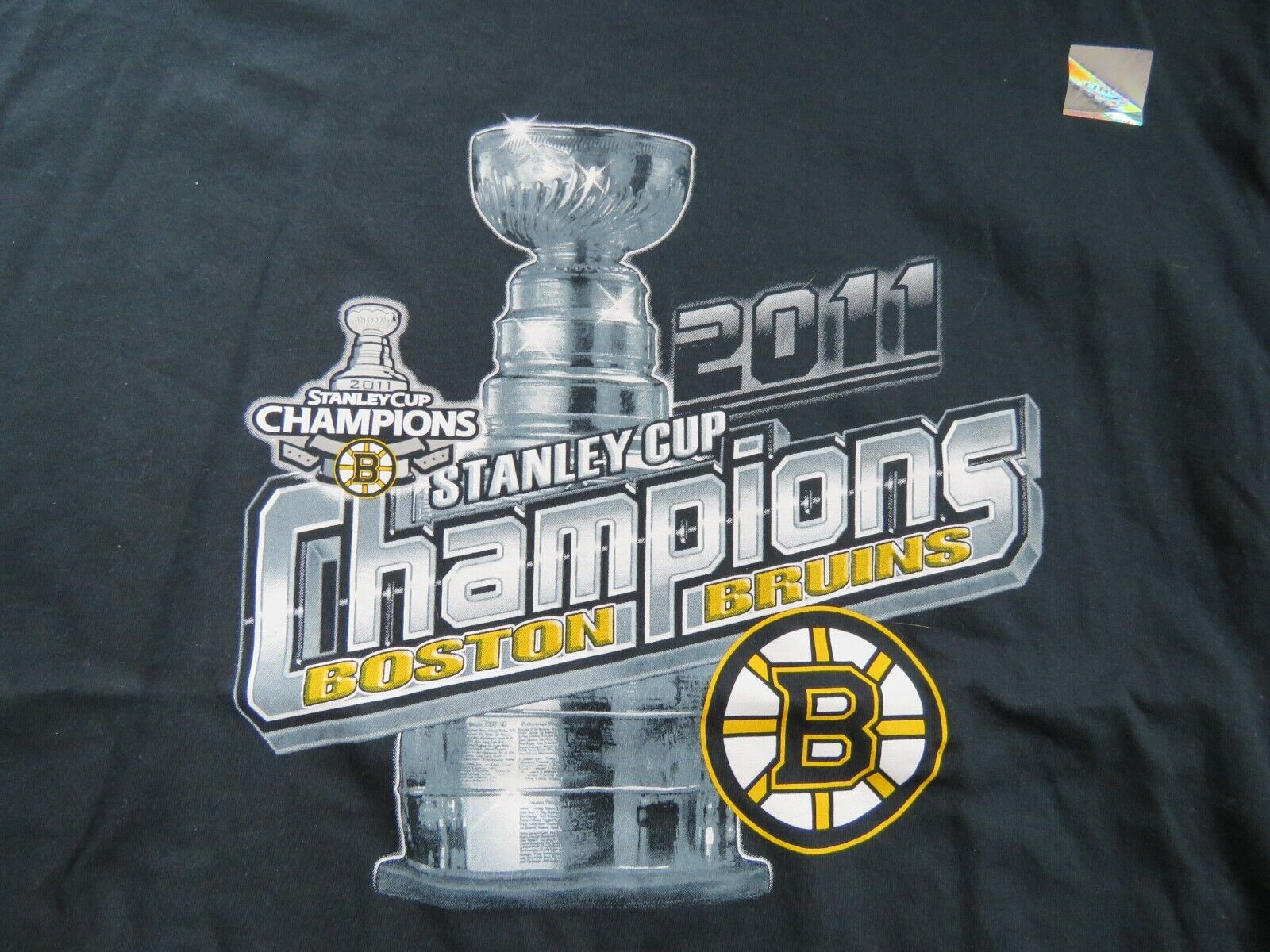 2011 BOSTON BRUINS Stanley Cup Champions (XL) Shirt w/ Hologram PATRICE BERGERON