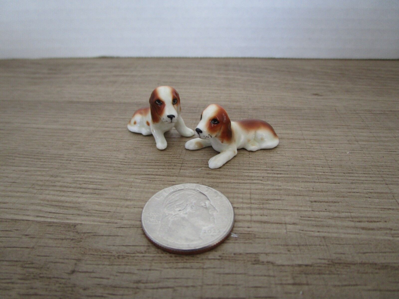 Bone China Miniature Bassett Hound Dogs Vintage Set of 2 Mini Figurines Beagles