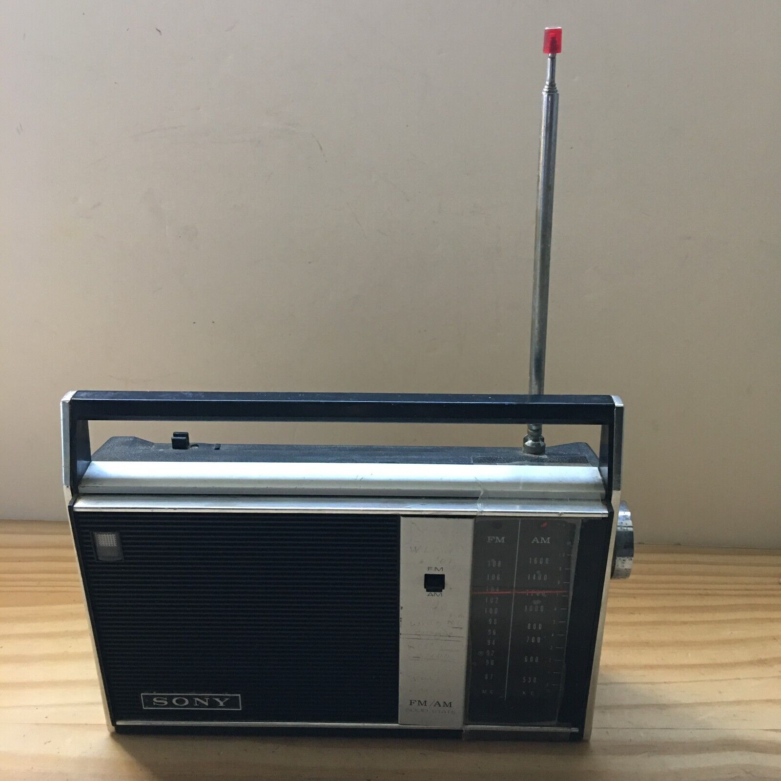 Vintage SONY 6F-21W FM/AM 9 Transistor Solid State Radio Black 9\