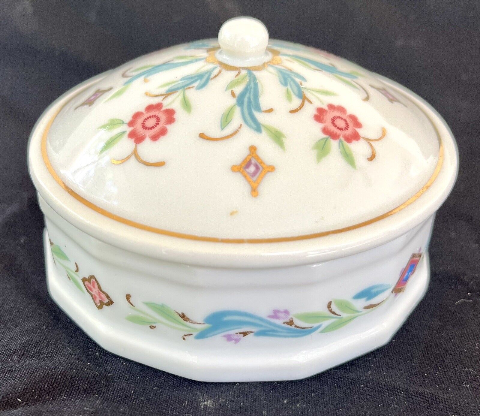 Vintage Porcelain Trinket Box ( Round) Japan Prestige Place Venetian Collection