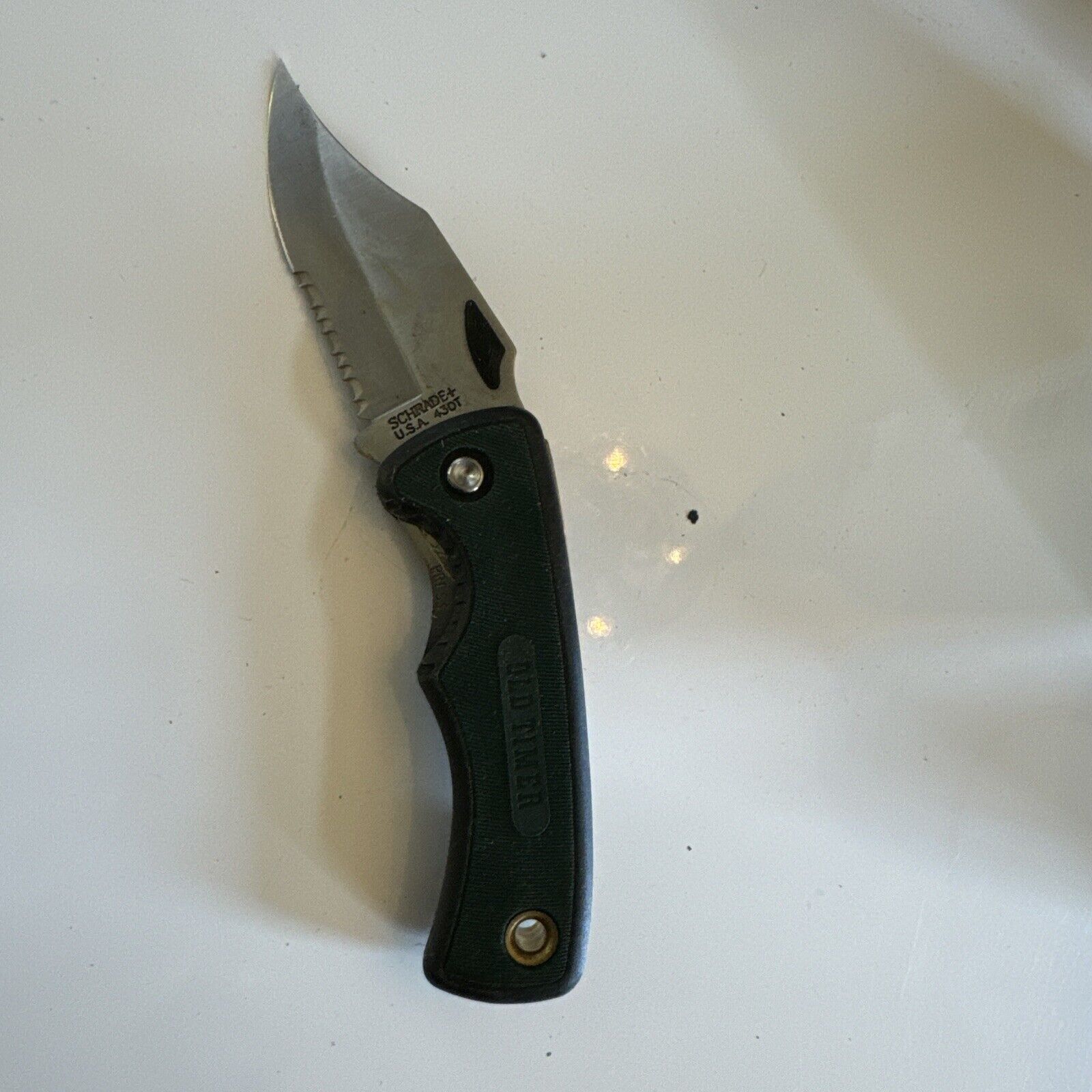 g153) Old Timer Schrade 430T Belt Clip Pocket Knife Green