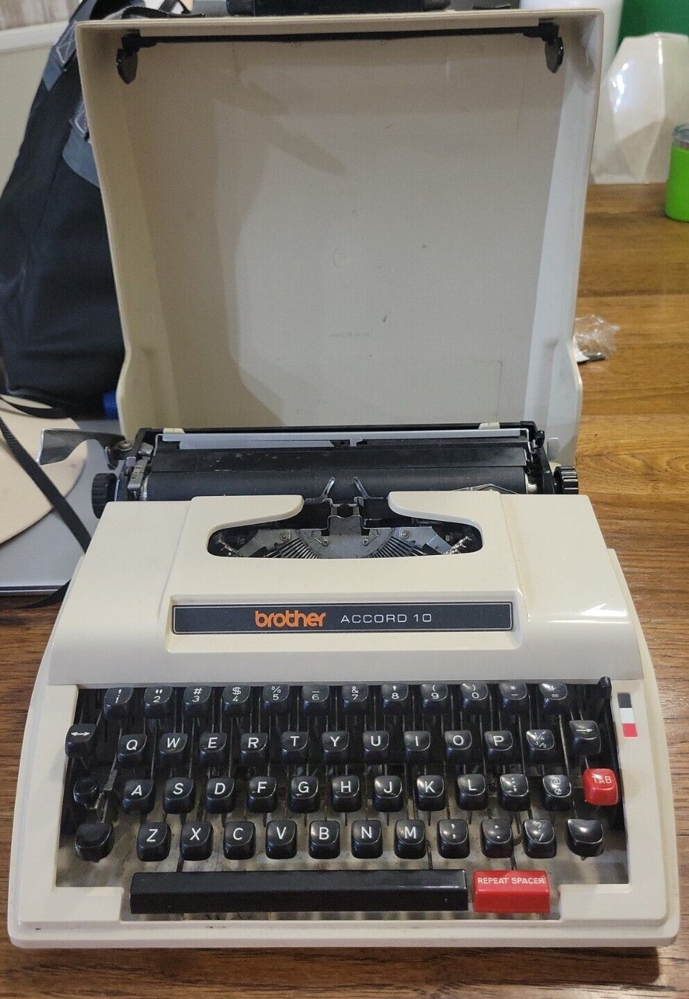 June 1977 Vintage Brother Accord 10 Typewriter. Works Great.