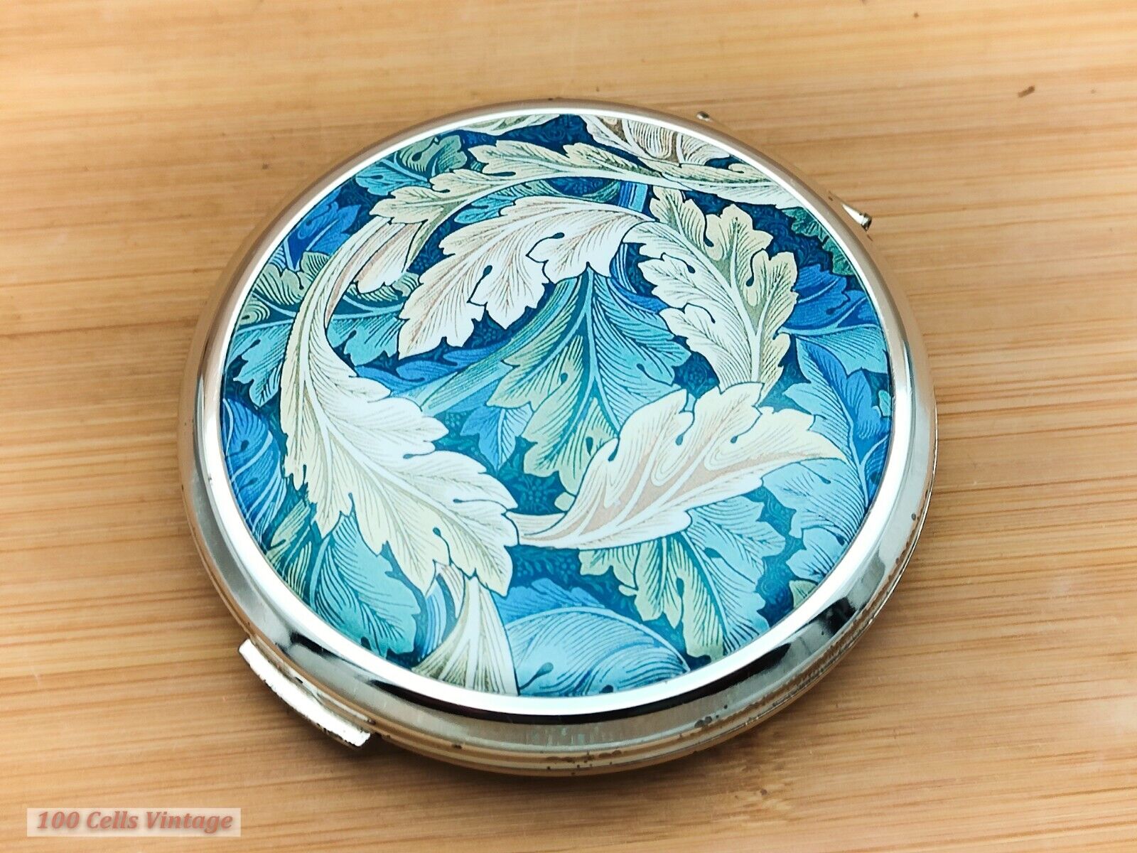 Stratton Blue and Silver Leaves-Vintage Ladies Powder Compact -0te