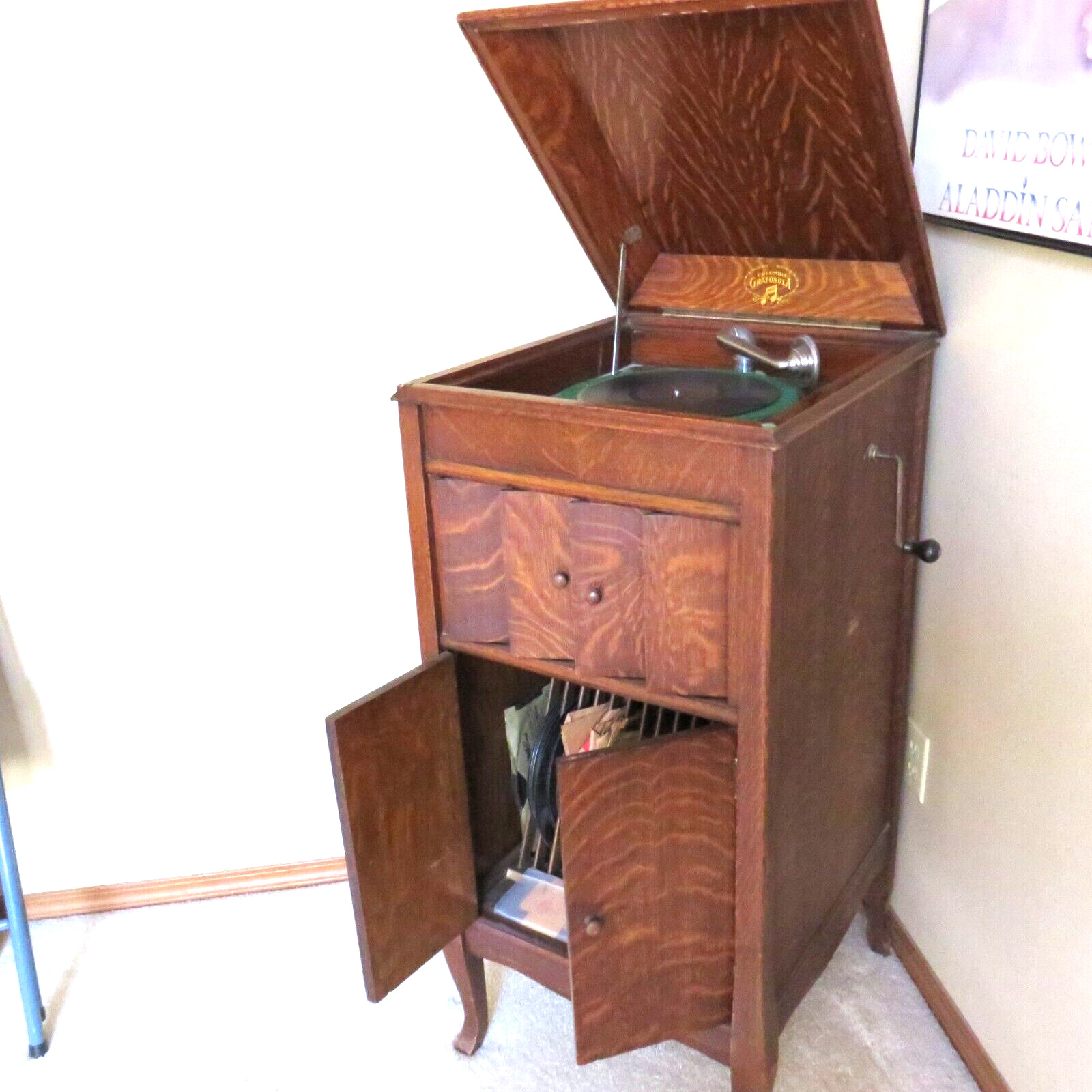 Antique Columbia Grafonola Gramophone Works Floor Standing Oak 42\