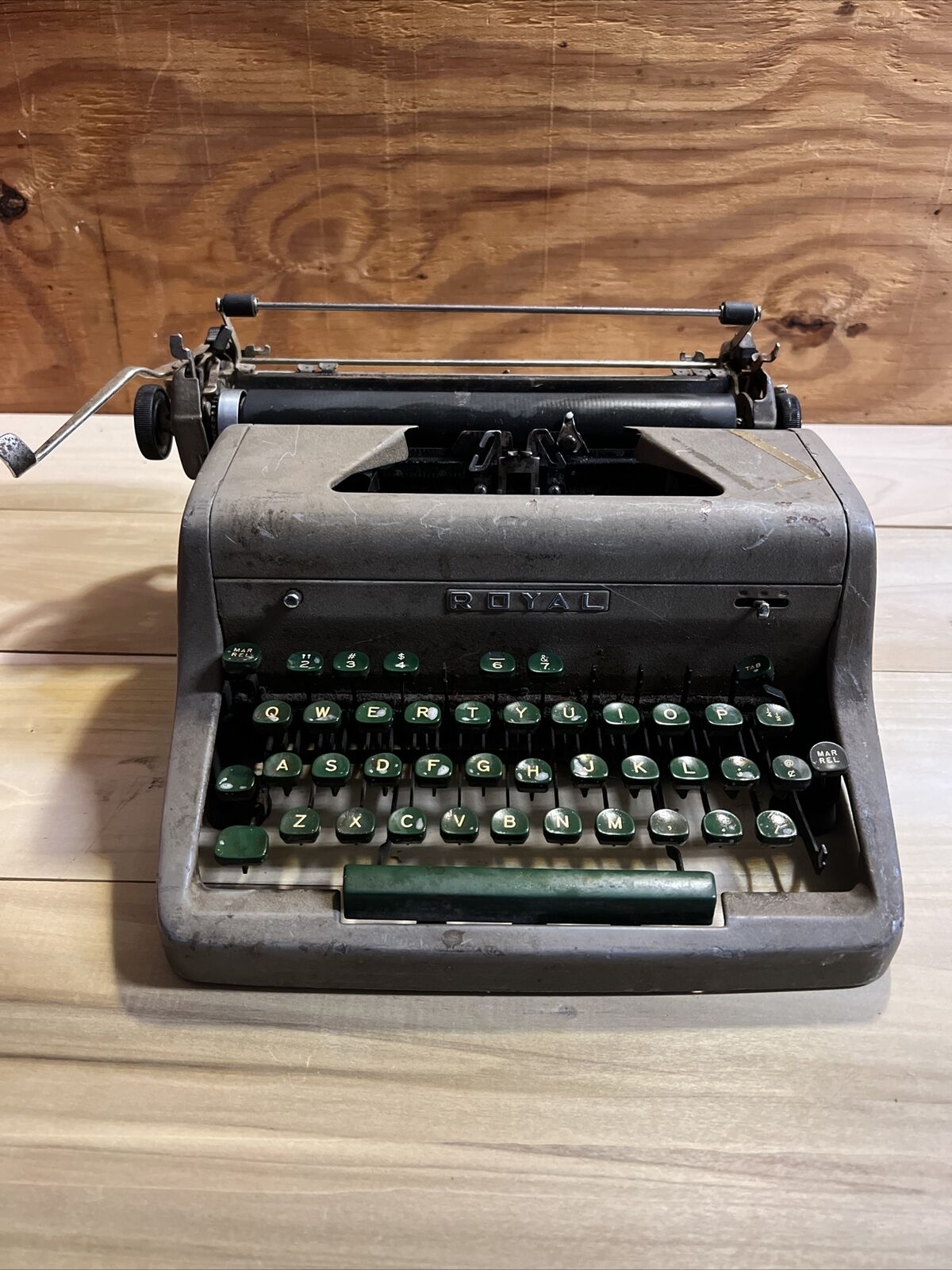 Vintage 1955 Royal Senior Companion Typewriter W/Hard Case ~ Read Description