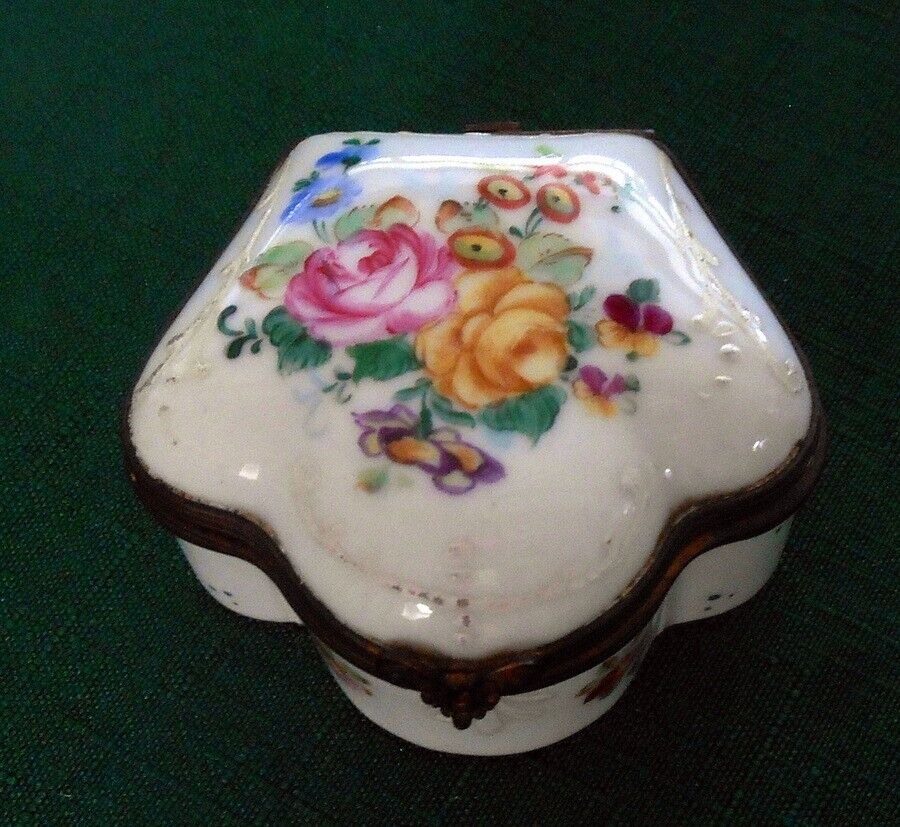 Antique Signed Limoges France Floral Hinged Porcelain Trinket Box