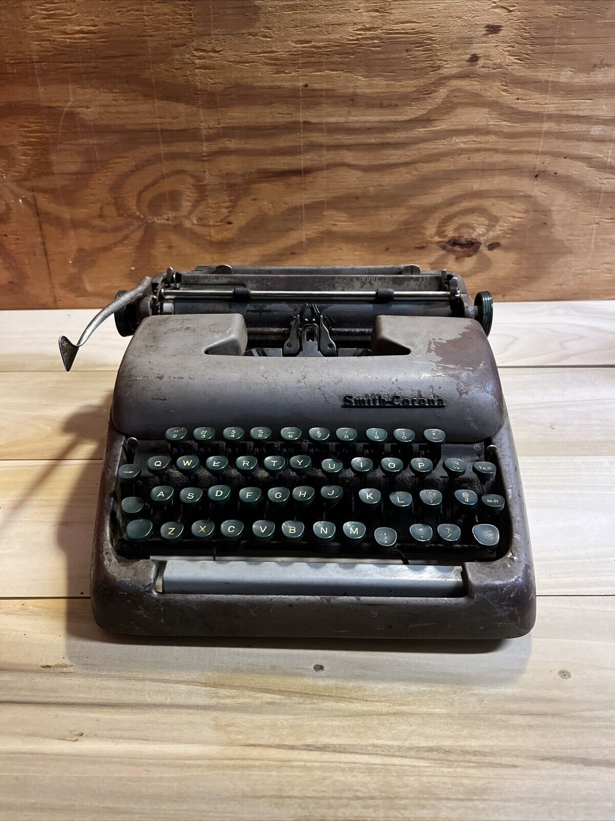 1950’s Vtg Smith Corona Sterling Green Key Portable Typewriter