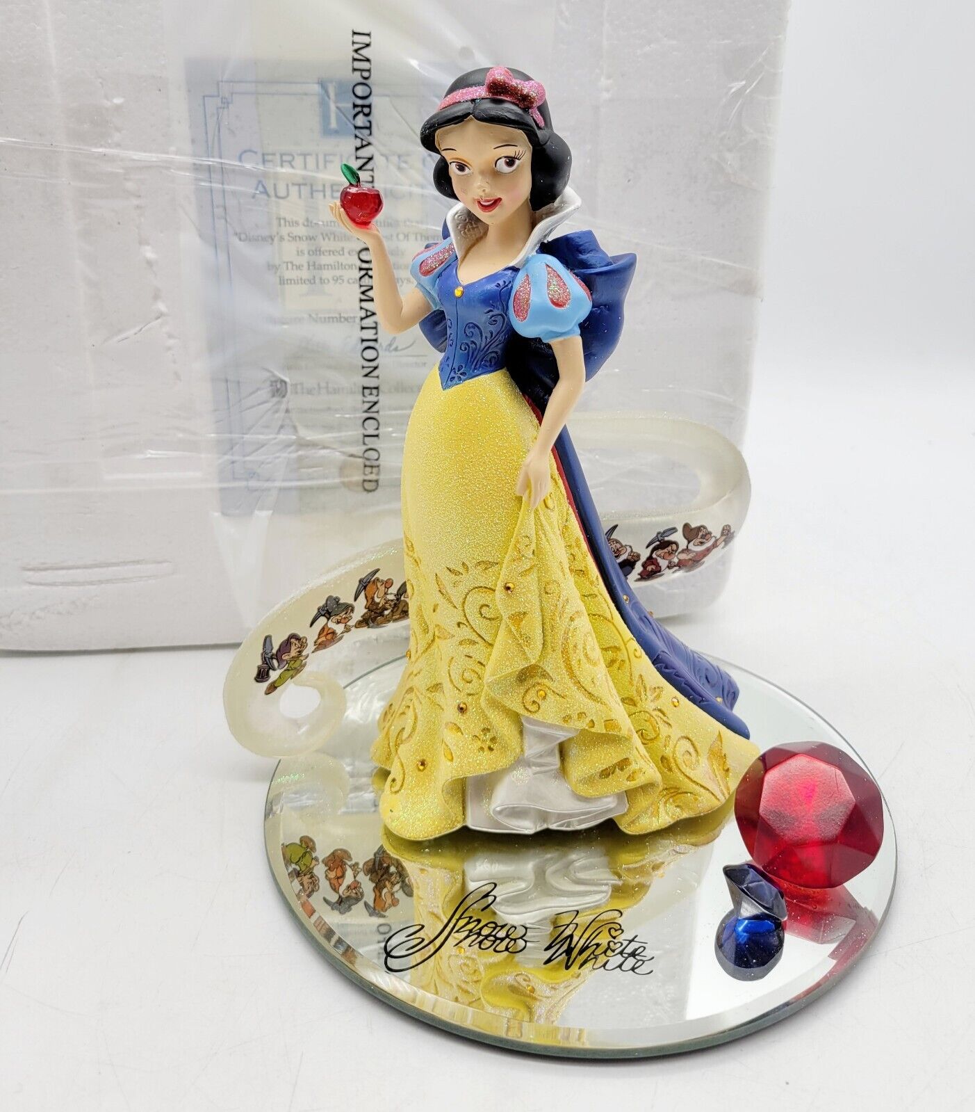 Hamilton Collection Disney Snow White Figurine 7.5\