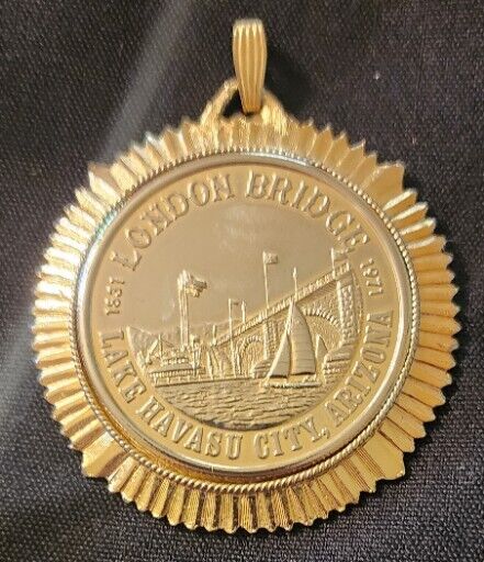 London Bridge Rotary Coin Pendant 1977-78 2\