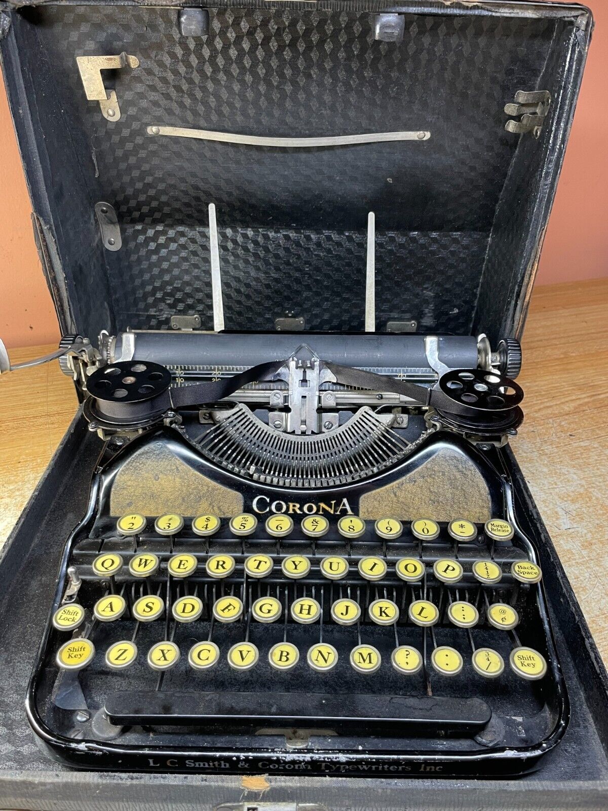 1931 Corona 4 Gold Working Vintage Portable Typewriter w New Ink & Case