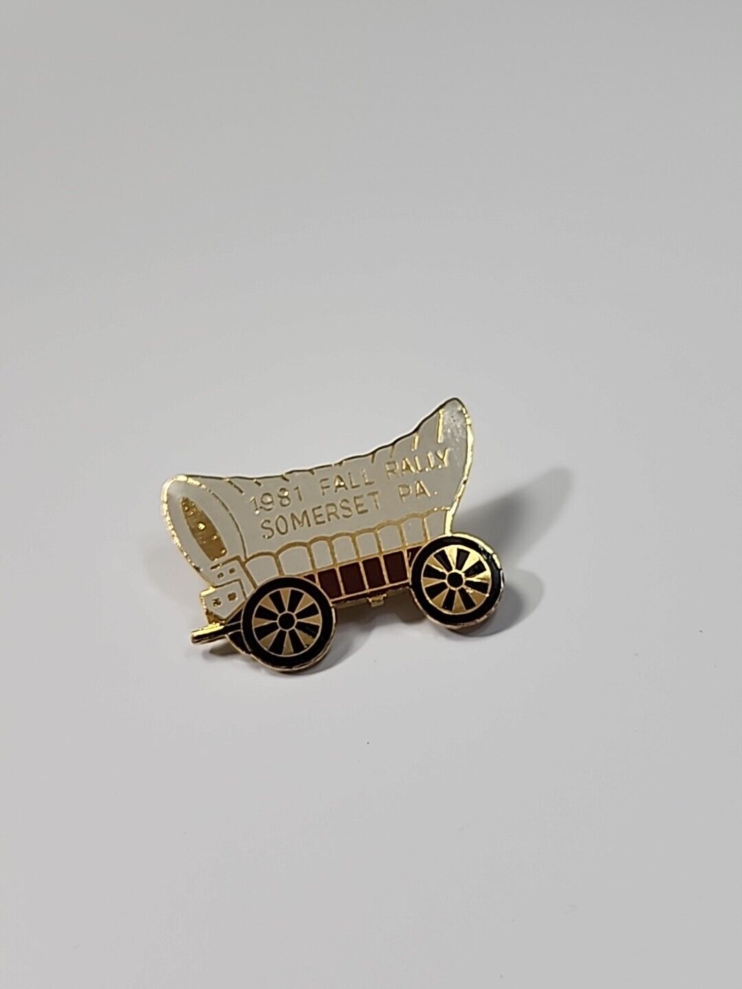 1981 Fall Rally Sommerset PA  Lapel Pin Covered Wagon 