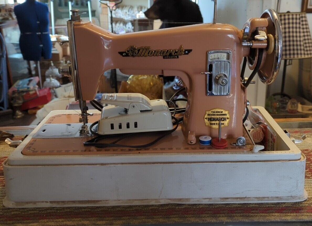 Monarch SUPER Deluxe PRECISION SEWING MACHINE 1950's Pink Electric JAPAN