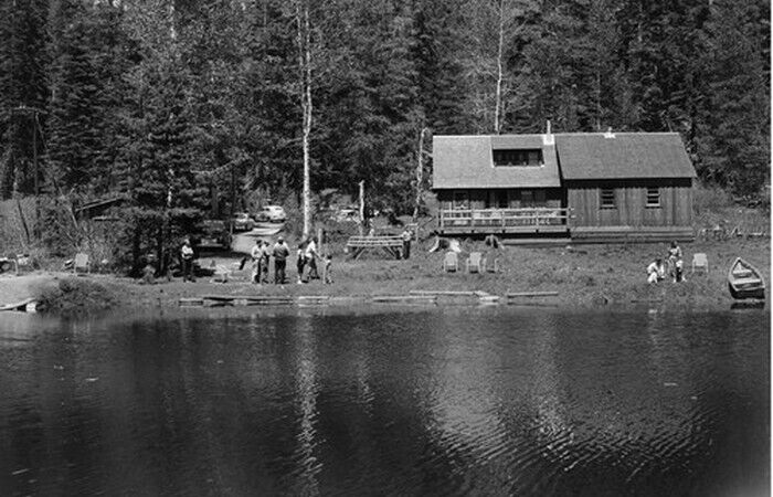 Delaney\'s Rainbow Trout Lake Sattley California 1950s view OLD PHOTO 1