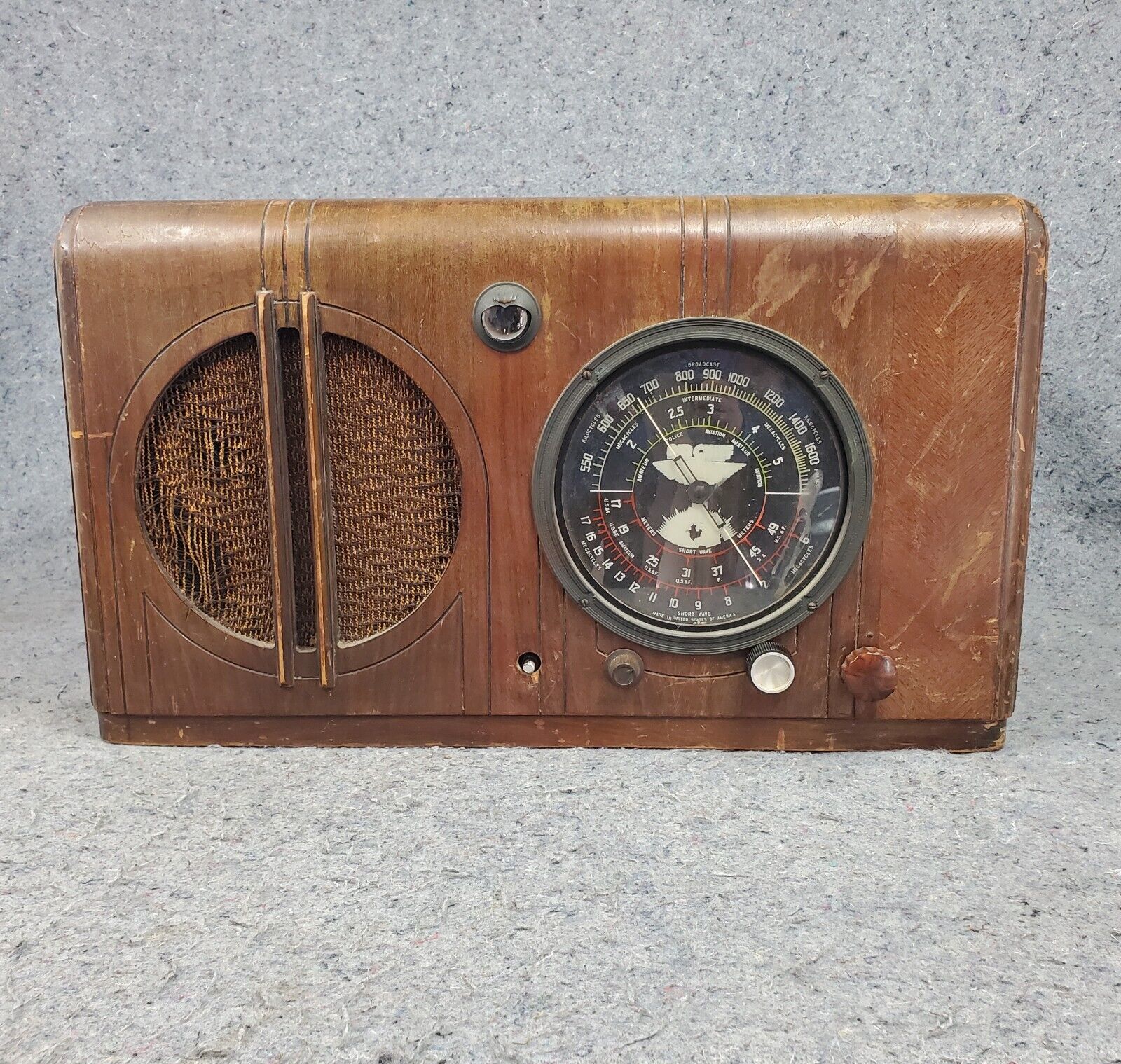 Tube Radio Wood Cabinet AM Shortwave Vintage 1930\'s Air Chief Antique Powers ON