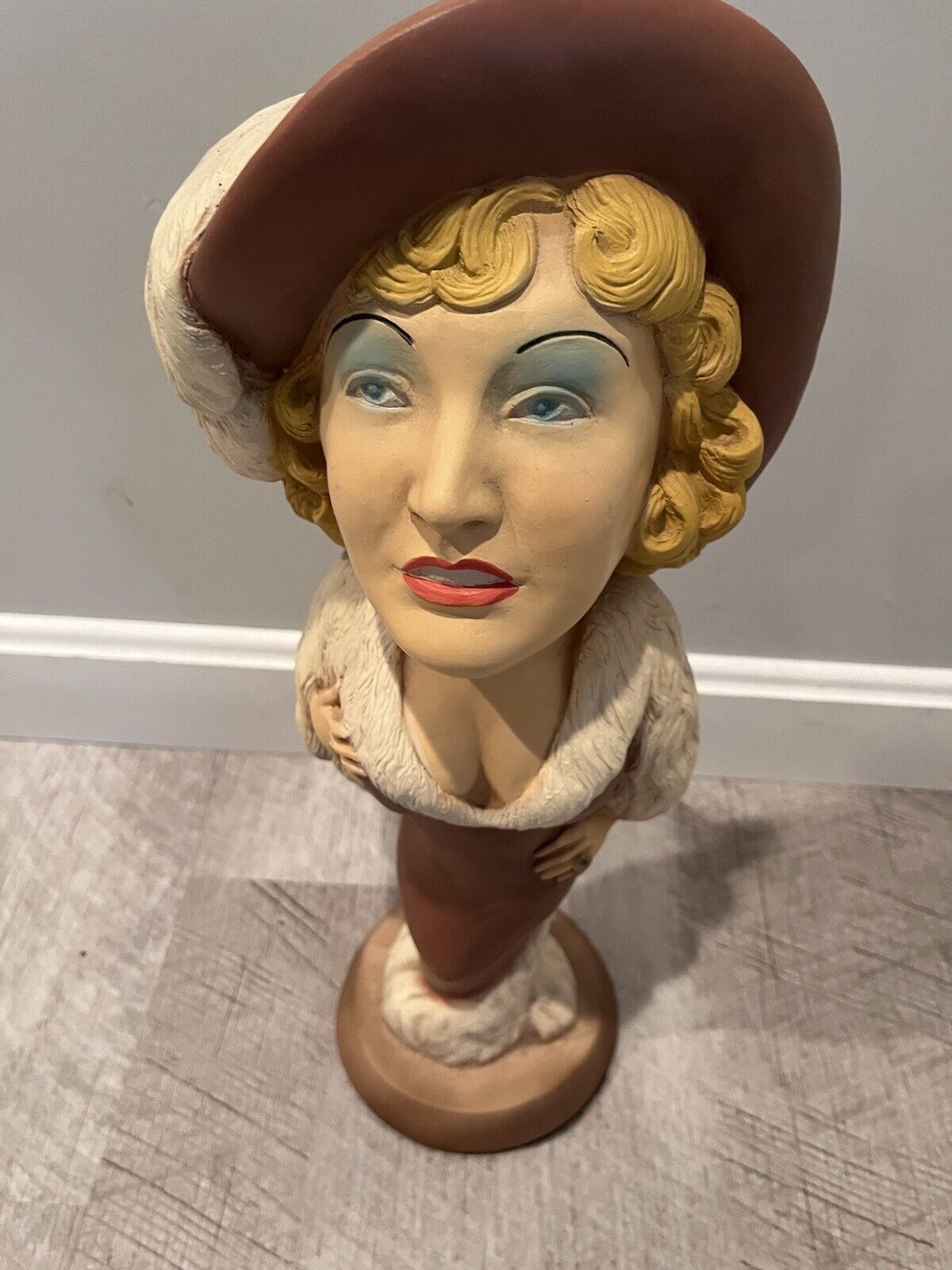 Wow a  Esco  Statue of Mae West Chalkware A Rare Hard To Find Collectible