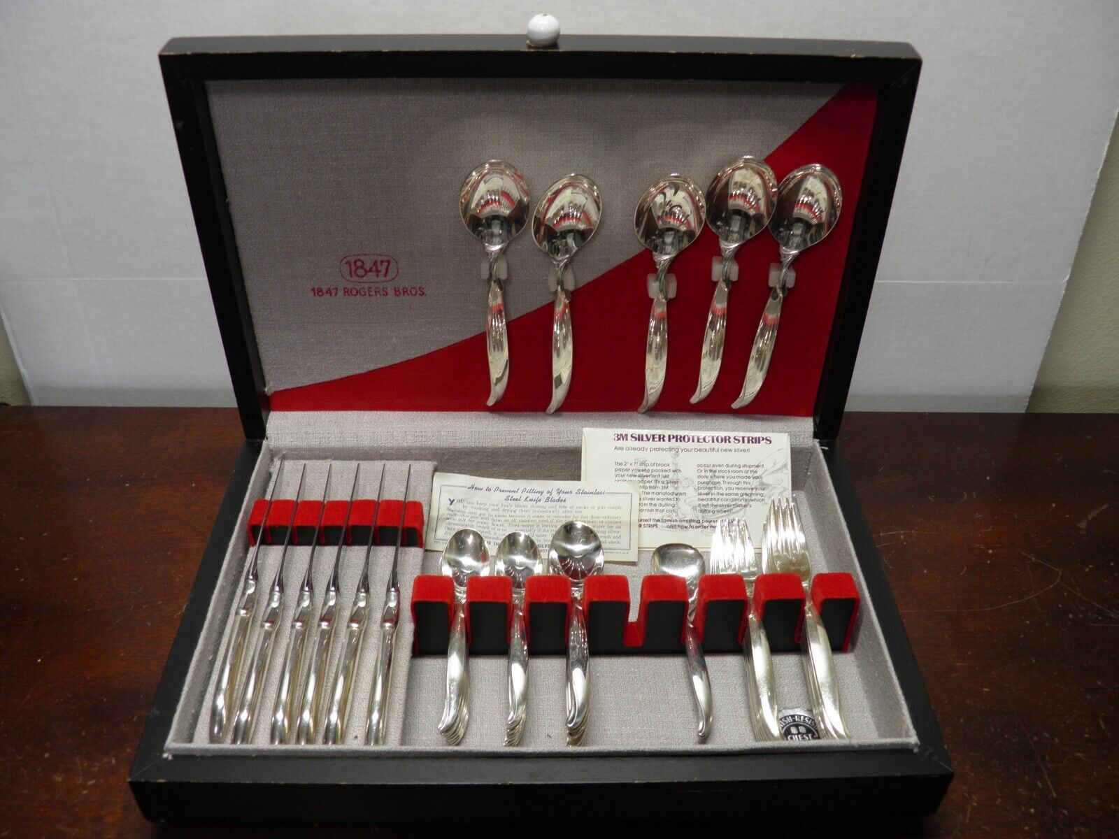 56 pc 1847 Rogers Brothers Flair Silverplate Flatware Service 1950s MCM w/Chest