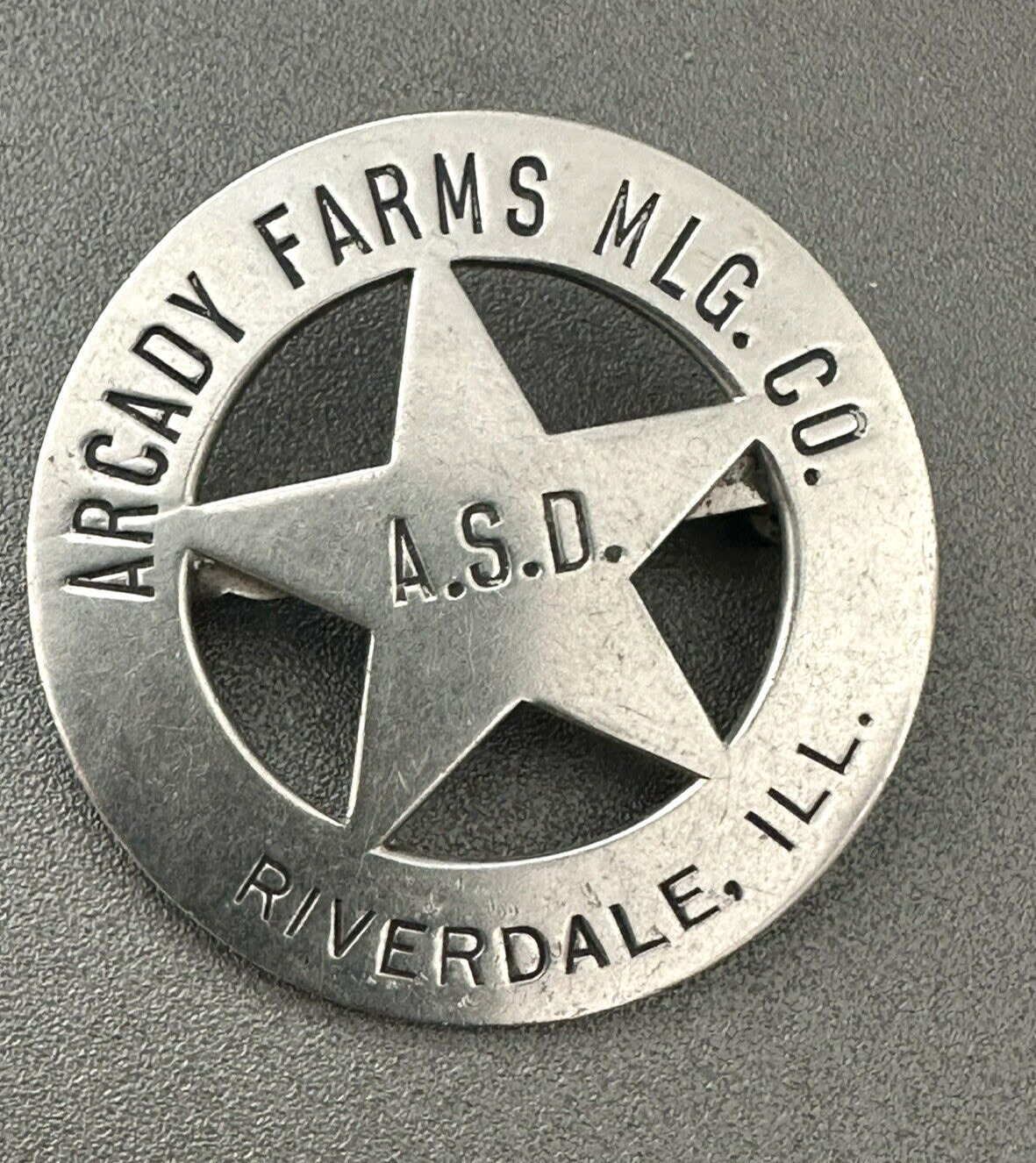 ARCADY FARMS MILLING COMPANY Employee Badge RIVERDALE ILLIINOIS Pin PATENT  1938