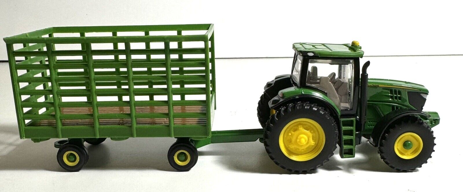 ERTL John Deere 6210R 2012 FWD Tractor & 5755 Bale Throw Wagon Farm Implement 