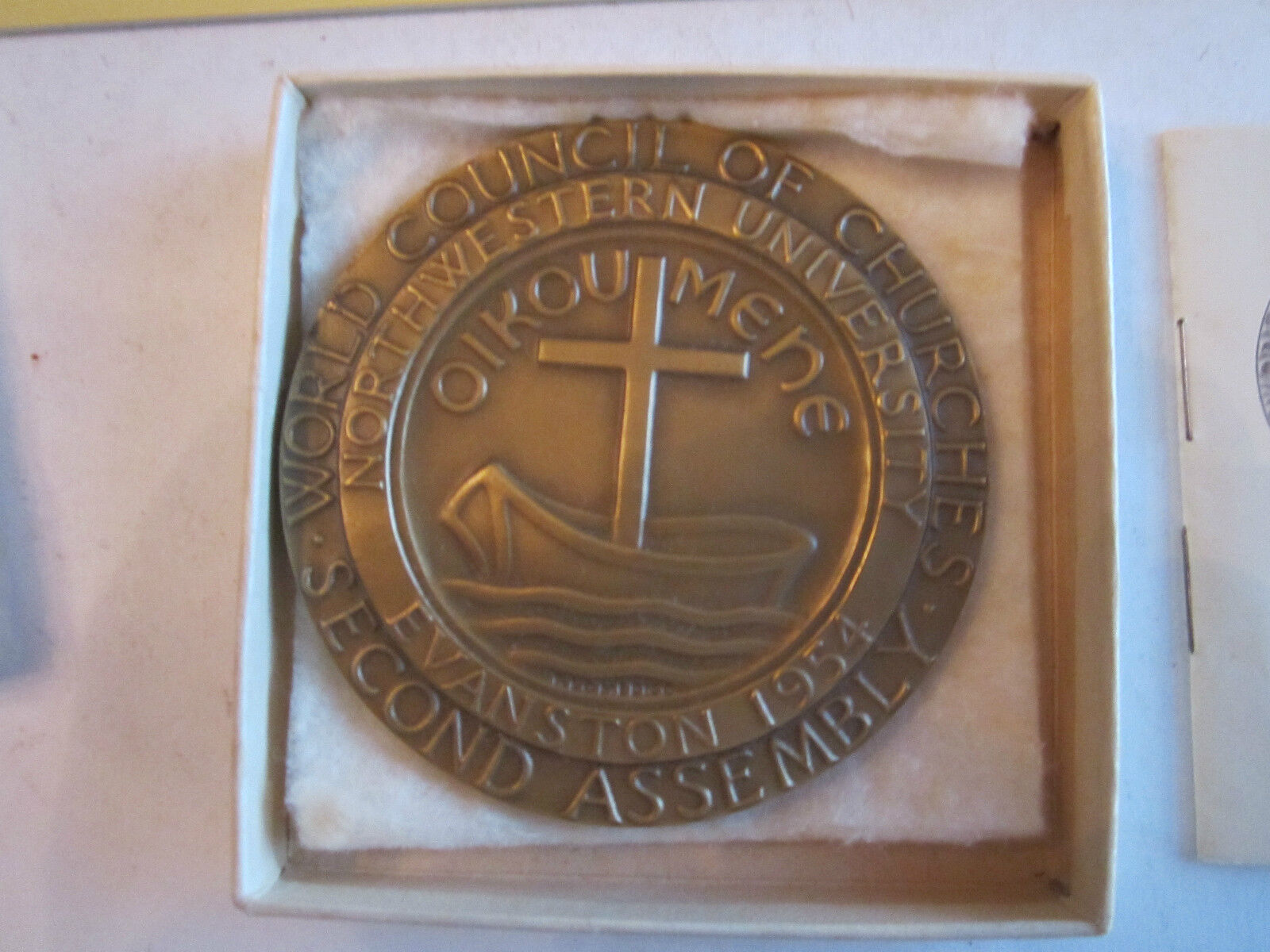 1954 WORLD COUNCIL OF CHURCHES SECOND ASSEMBLY BRONZE MEDALLION IN BOX - BBA-4