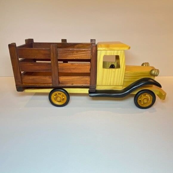 Road Classics Collection Flat Bed Wooden Truck Heritage Mint Ltd. Farm Delivery