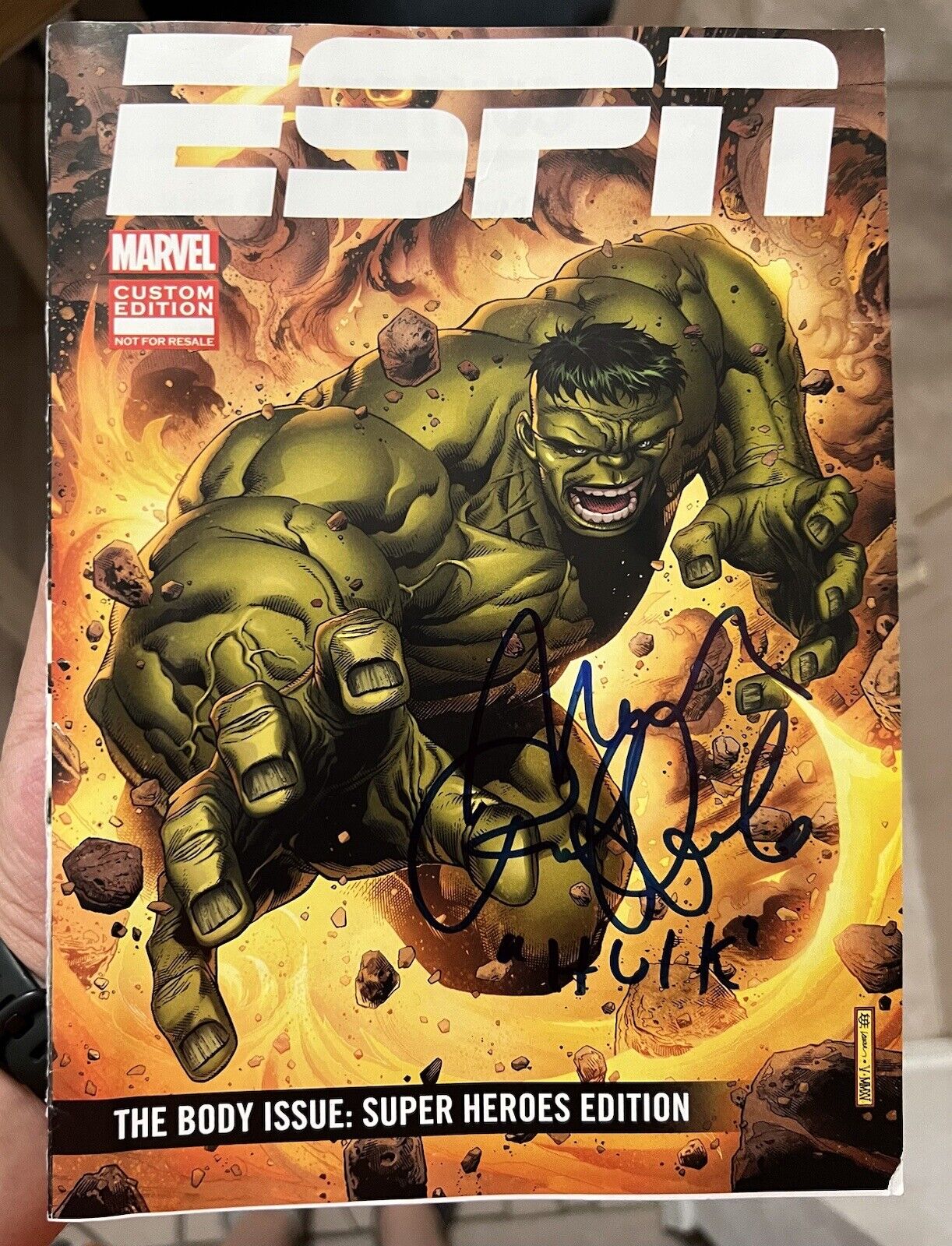 Mark Ruffalo signed comic ESPN Marvel The Body Issue Hulk inscription autograph