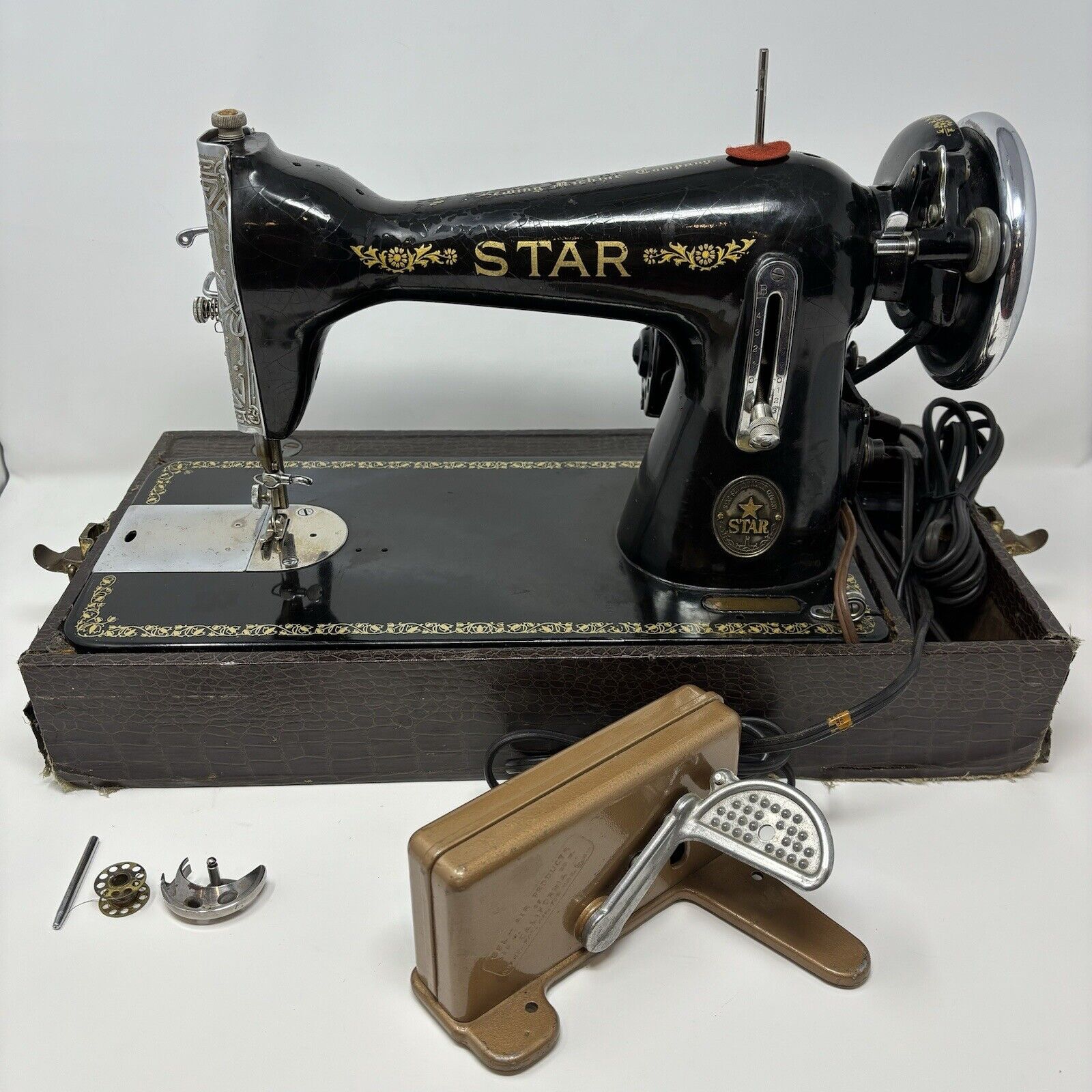 1890 - 1920 SINGER STAR Antique Sewing Machine w/Foot Pedal & Case ✅WORKS *READ*