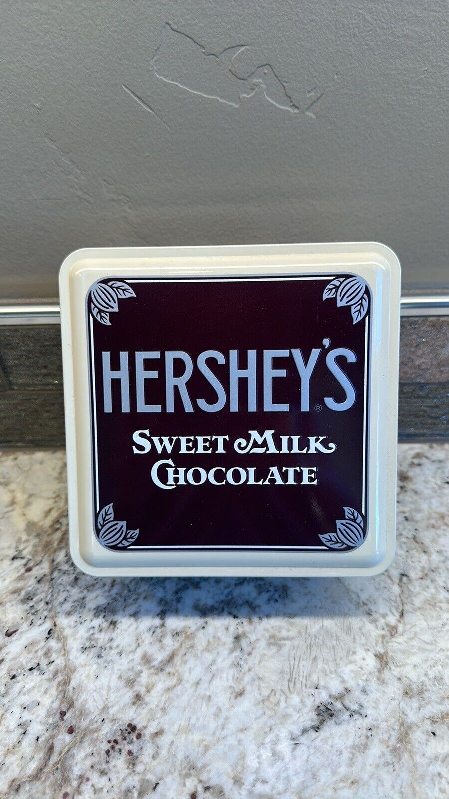 1990 Hershey\'s Sweet Milk Chocolate Tin 1912 Vintage Edition #1 Collectible