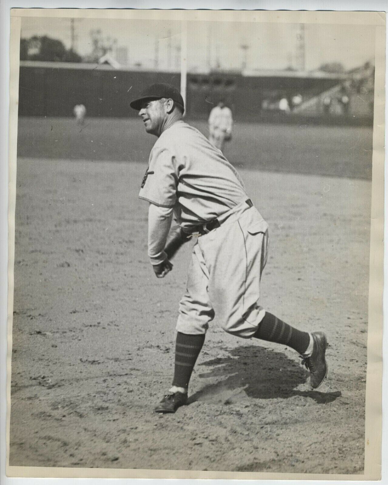 CHICAGO CUBS CHARLIE GRIMM THROWING BALL PHOTO VINTAGE 1930 ORIGINAL