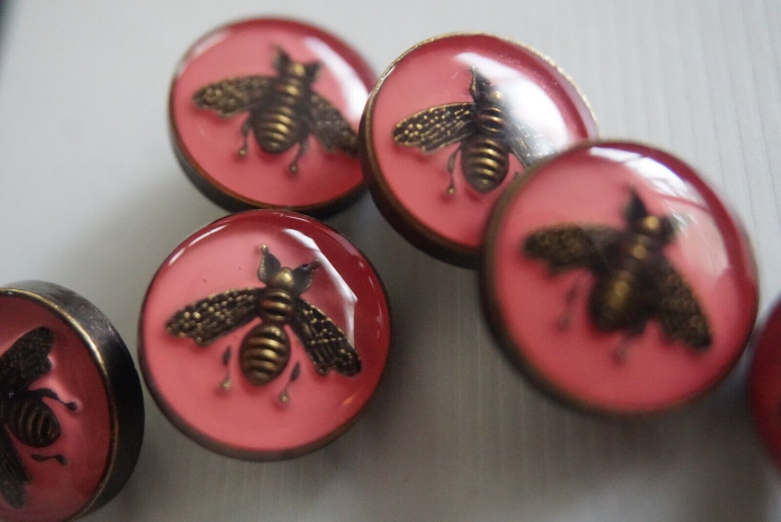 Gucci  buttons 5 pcs  metal 14 mm 0,5 inch  metal  pink bees