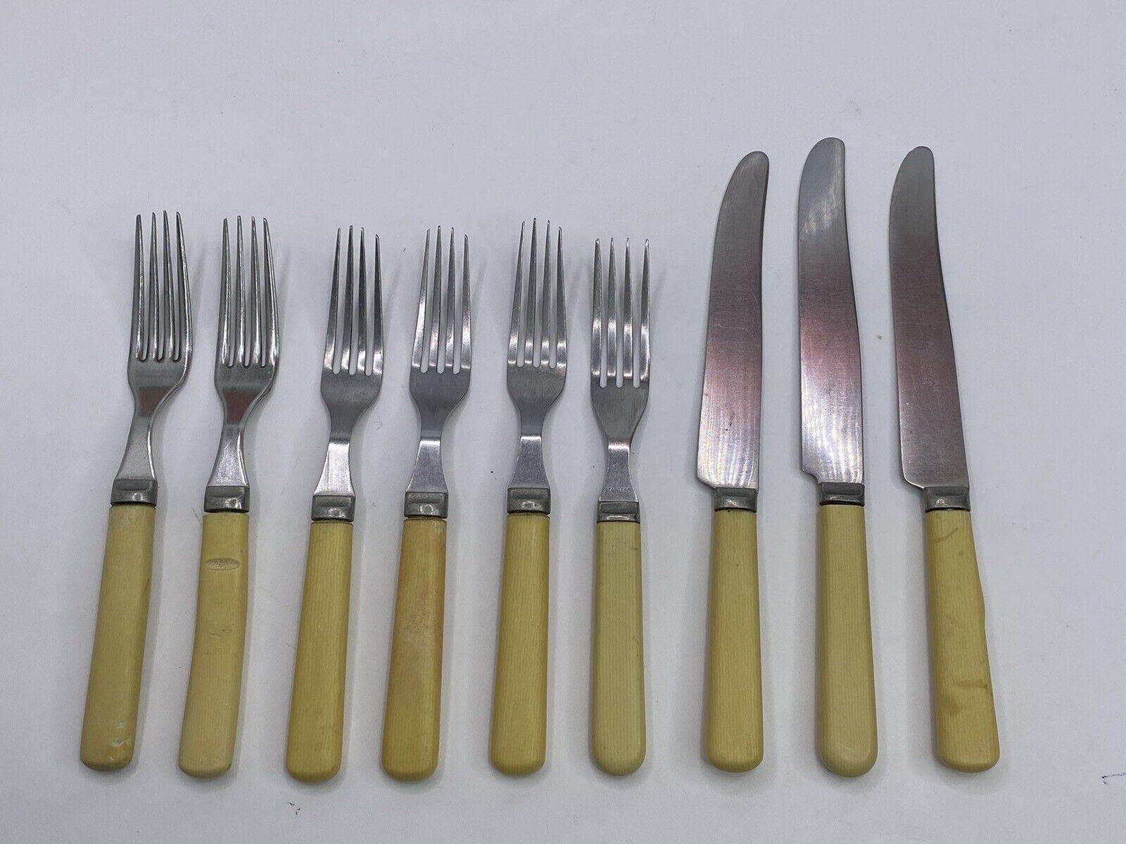12 PIECES EARLY VINTAGE UNIVERSAL RESISTAIN CELLULOID FLATWARE