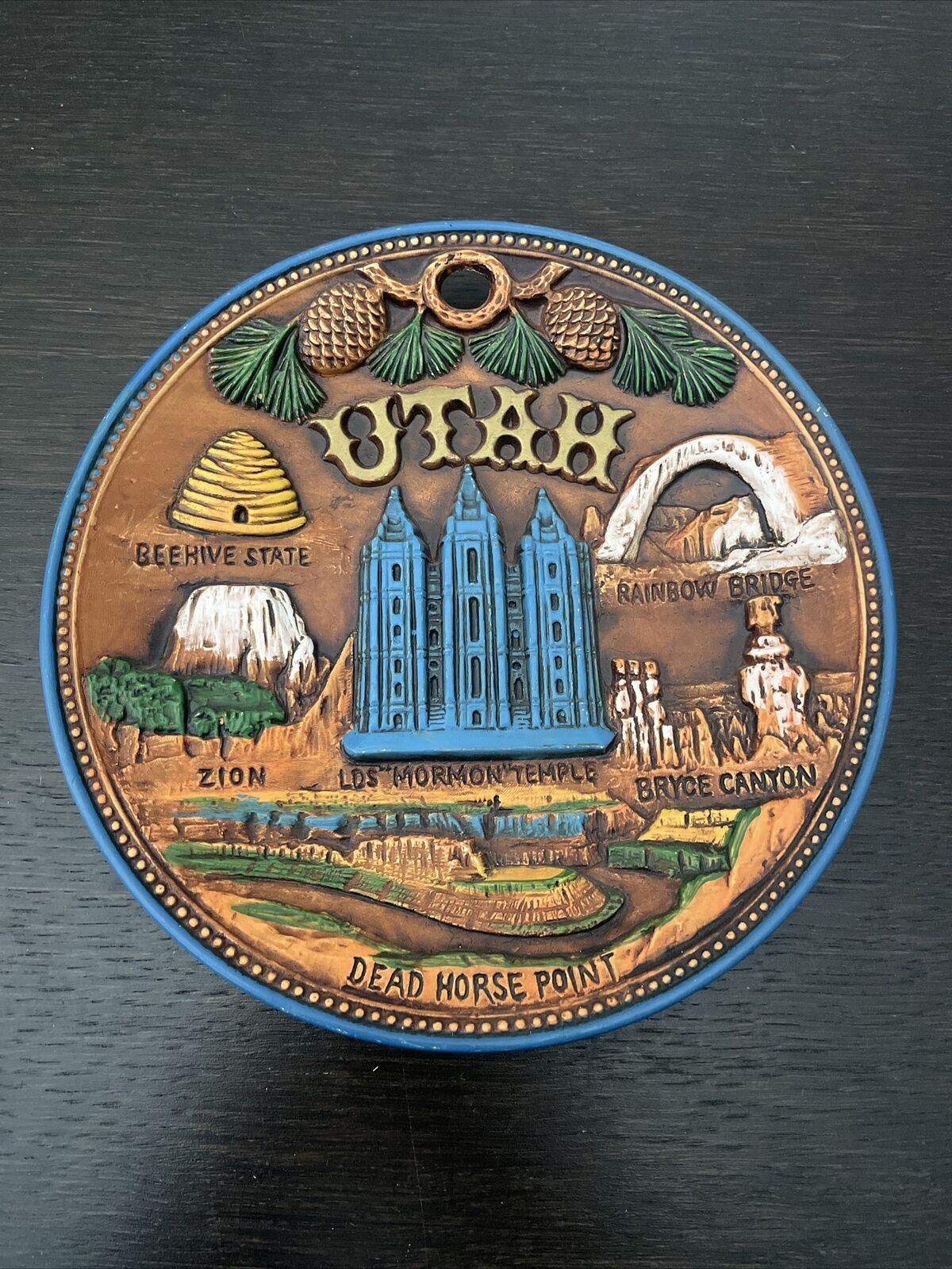 Vintage UTAH STATE 3D Ceramic LANDMARKS COLLECTOR PLATE Wall Hanging Souvenir 
