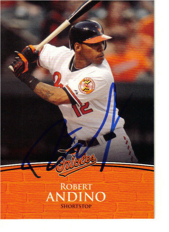 Baltimore Orioles Robert Andino autographed 3.5 x 5 team issued card