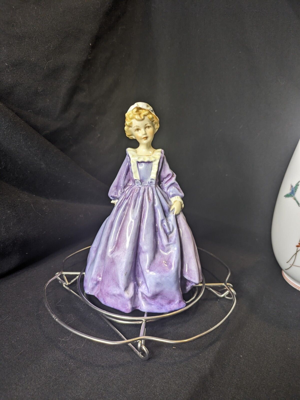 Rare Mint Condition Royal Worcester Purple Grandmothers Dress Figurine 3081