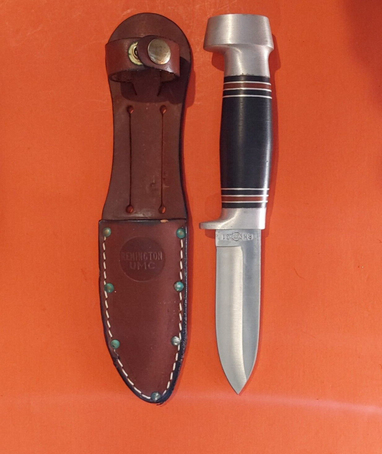 VINTAGE  1970'S Remington UMC RH-31 Fixed Blade Hunting Knife with Sheath